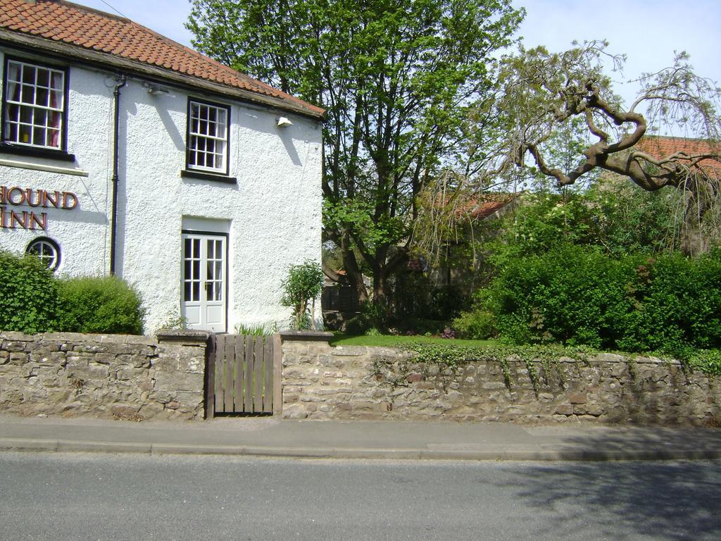 The Greyhound Inn Bedale Exterior photo